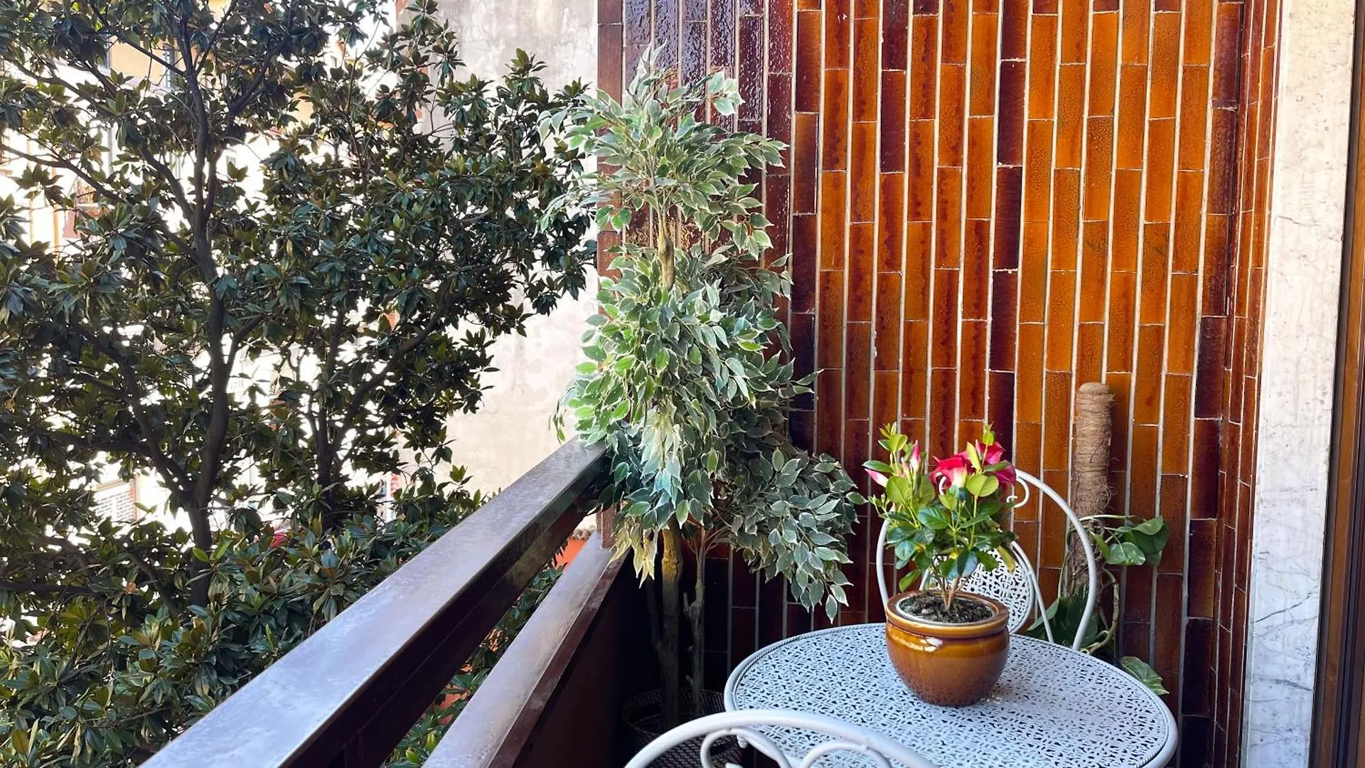 Green Oasis In The Center Of מילאנו דירה